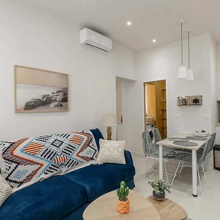 Διαμέρισμα Cozy Renovated - 1br4p - Hyper Center