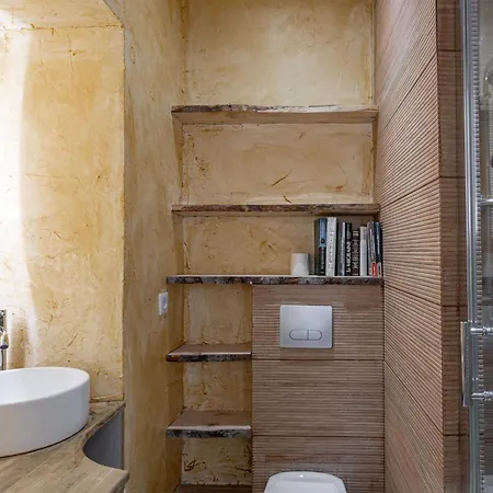 Cozy Renovated - 1br4p - Hyper Center Daire *